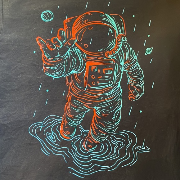 INTO THE AM TSHIRT - Picture 2 of 5